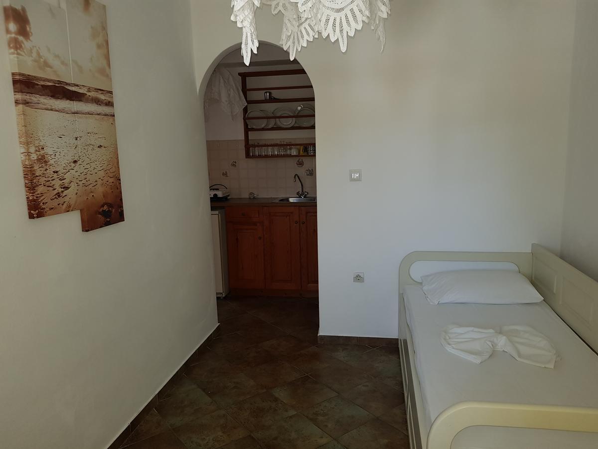 Appartamento Ragoussis House Logaras Esterno foto